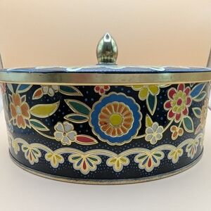 Made In England. Vintage Floral Decorative Tin